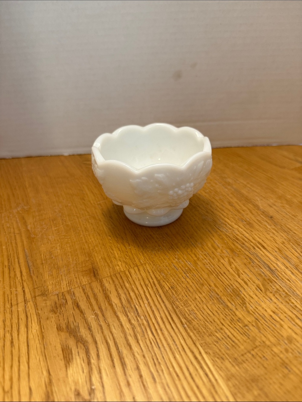 Westmoreland White Scalloped Milk Glass Pedestal Bowl